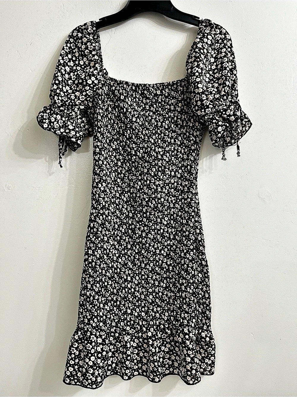 Timing Floral Mini Dress in Black & White Size Small